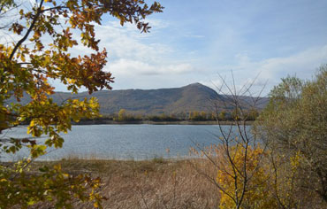 Красивая осень в Крыму в Байдарской долине